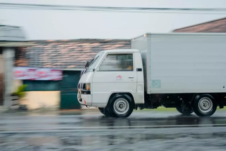 Używane pojazdy ciężarowe - klucz do efektywnego rozwoju firmy transportowej